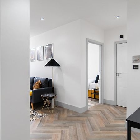 London Road Romford Block 아파트 외부 사진