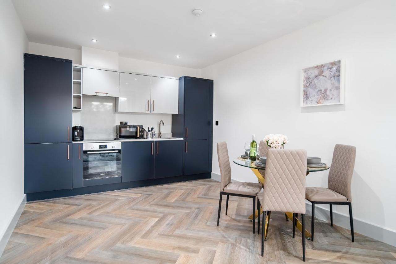 London Road Romford Block 아파트 외부 사진