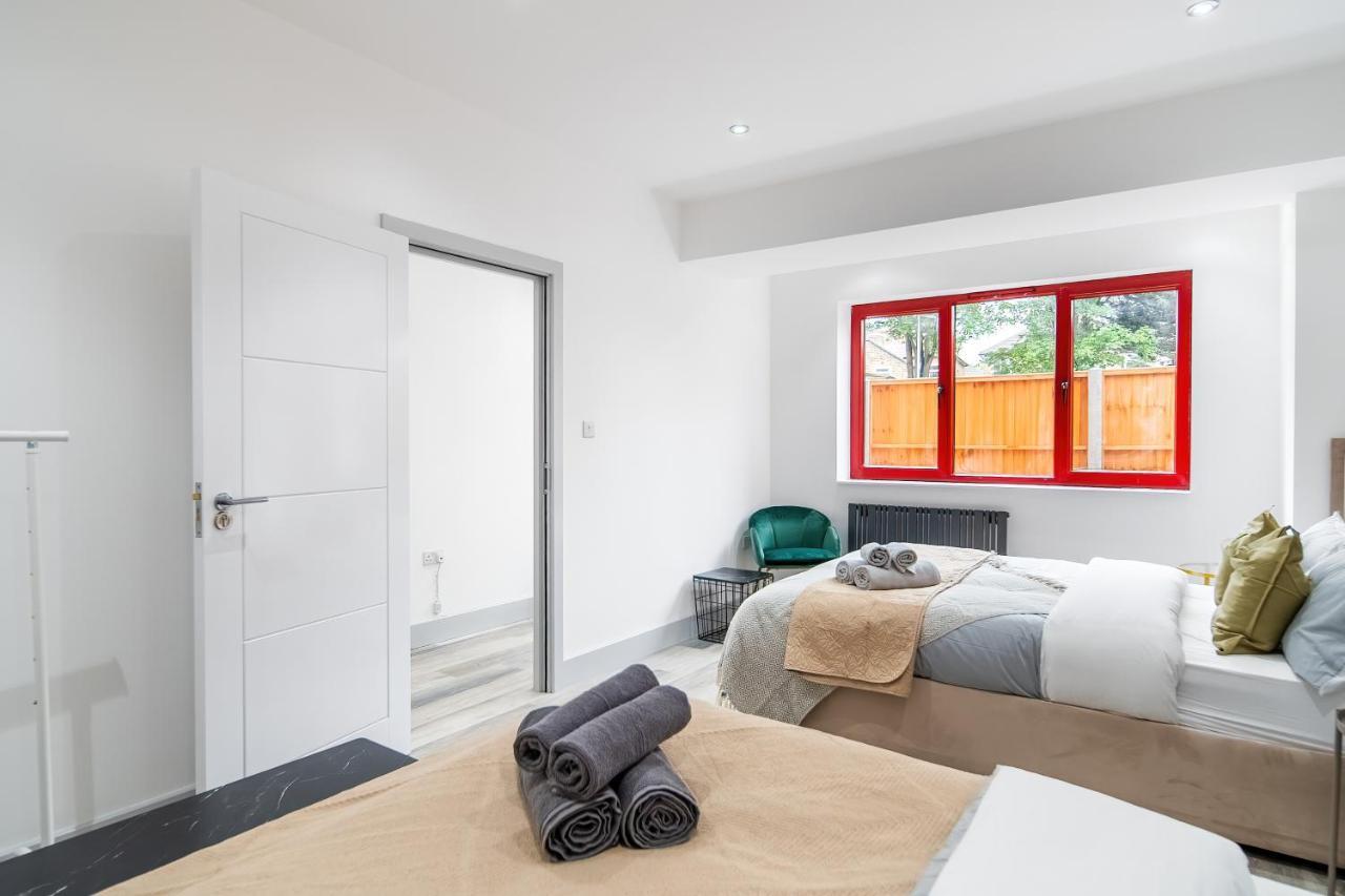 London Road Romford Block 아파트 외부 사진