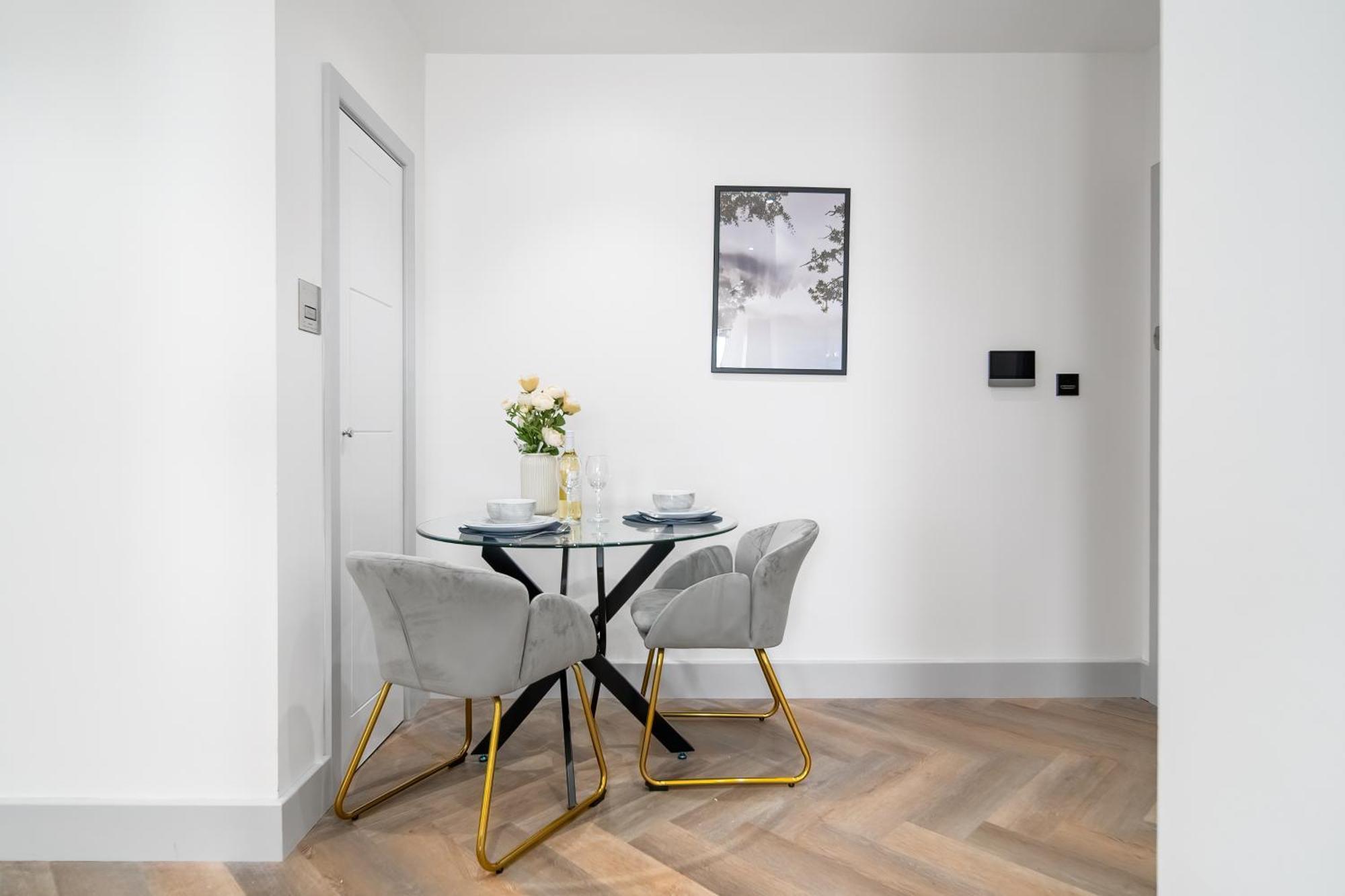 London Road Romford Block 아파트 외부 사진